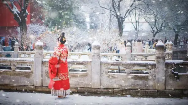 一下雪，中国就穿越了千年！