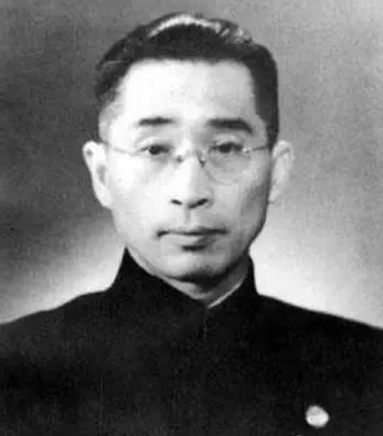 此人是抗日英雄，曾任市长，妻子是法国美女，女儿官至副国级！
