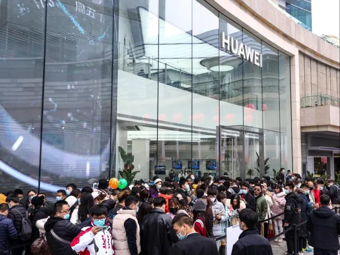 打造有温度的零售，华为旗舰店·成都万象城火热开幕