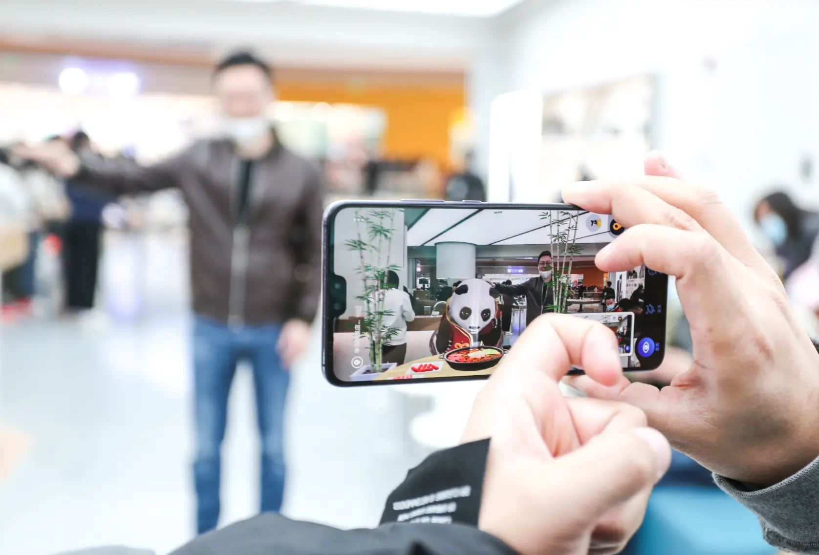 打造有温度的零售，华为旗舰店·成都万象城火热开幕