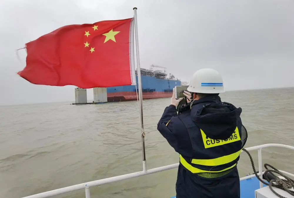 出口非洲的5億大傢伙停在錨地，錯過潮汐就等於流失利潤，上海出手了……