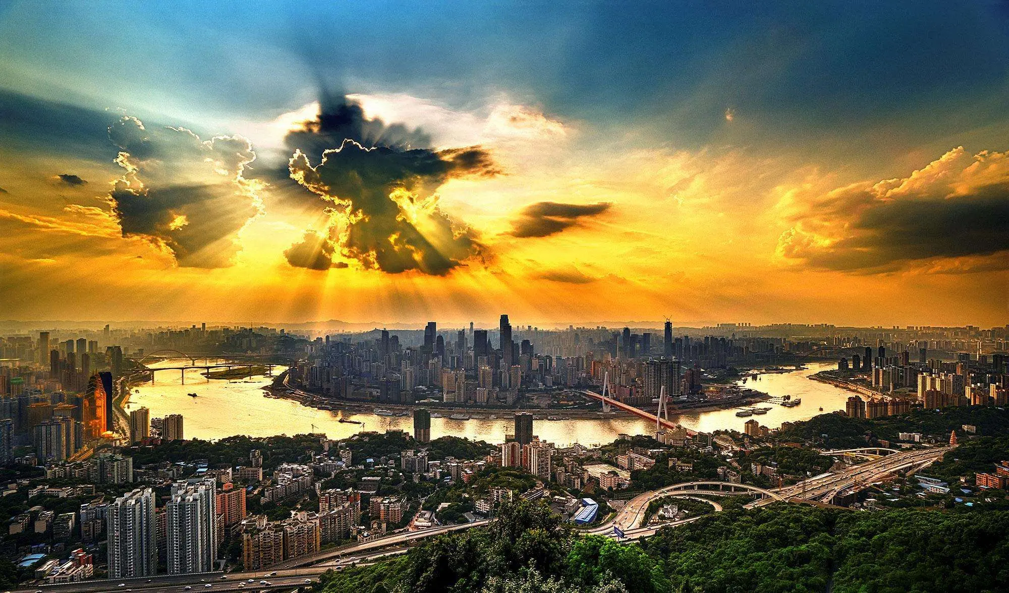 曾經的“西部第一高樓”——重慶世貿中心