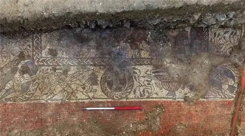 英国出土1600年前壁画，考古发现简体中文，上刻：吉姆在这里