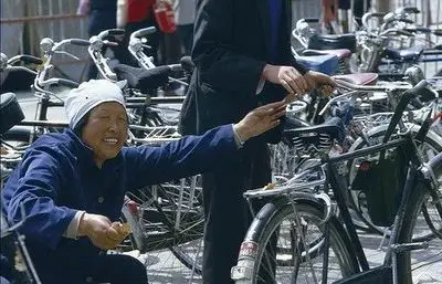 80年代外国游客拍摄的北京！把我看哭了！