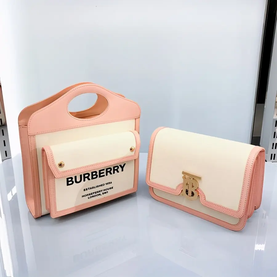 BURBERRY经典款染上柔焦宝宝粉 梦幻色号一入手就想晒包