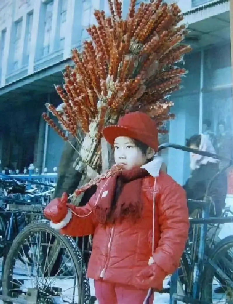 一组冬天吃饭的老照片！看完不许哭