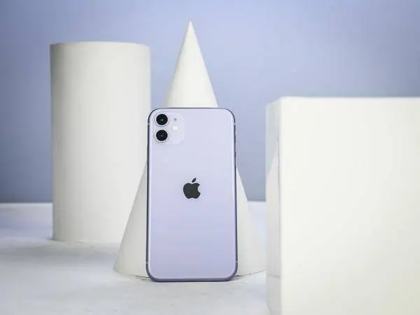 手机热卖榜：华为全军覆没，红米跻身前五，iPhone11销量第一