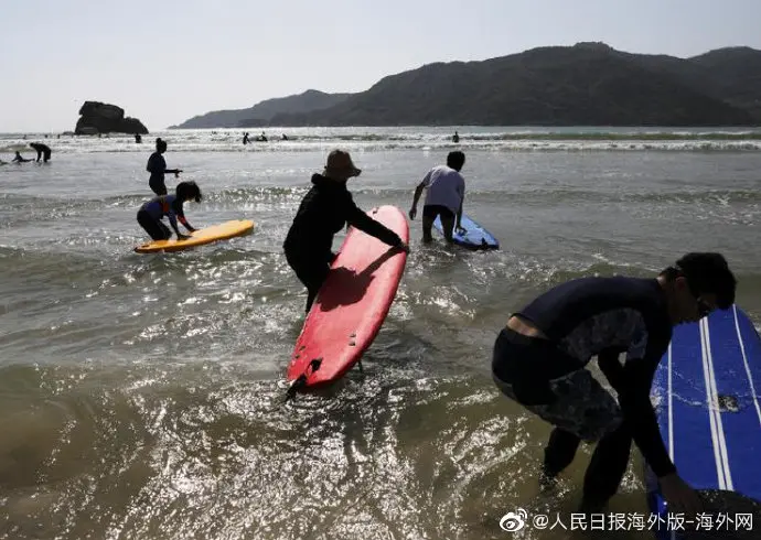 数百万人奔向中国的夏威夷 外媒称中国旅游业苏醒了