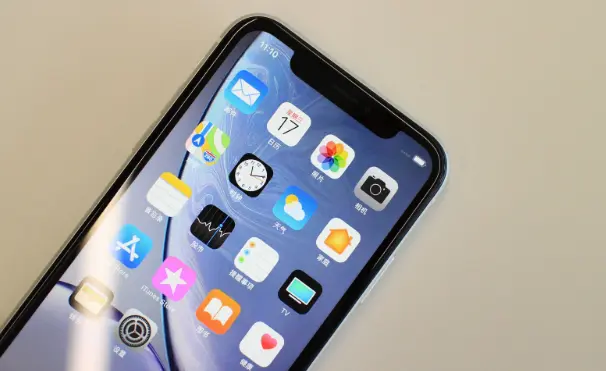 iPhoneXR迎来“半价”退场，对比华为P40，还来得及吗？