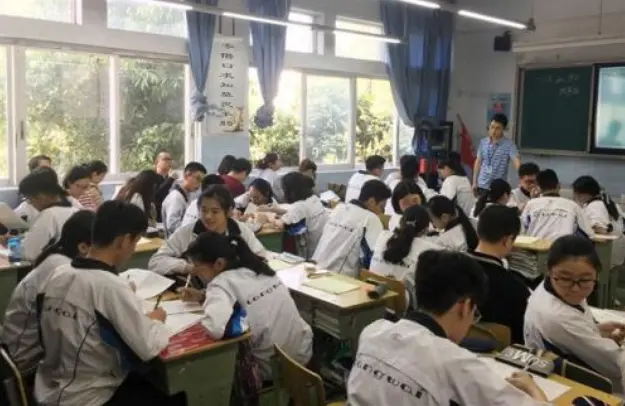 “数学帝”葛军表示，数学偏科、成绩差，不是天赋不够而是方法不对