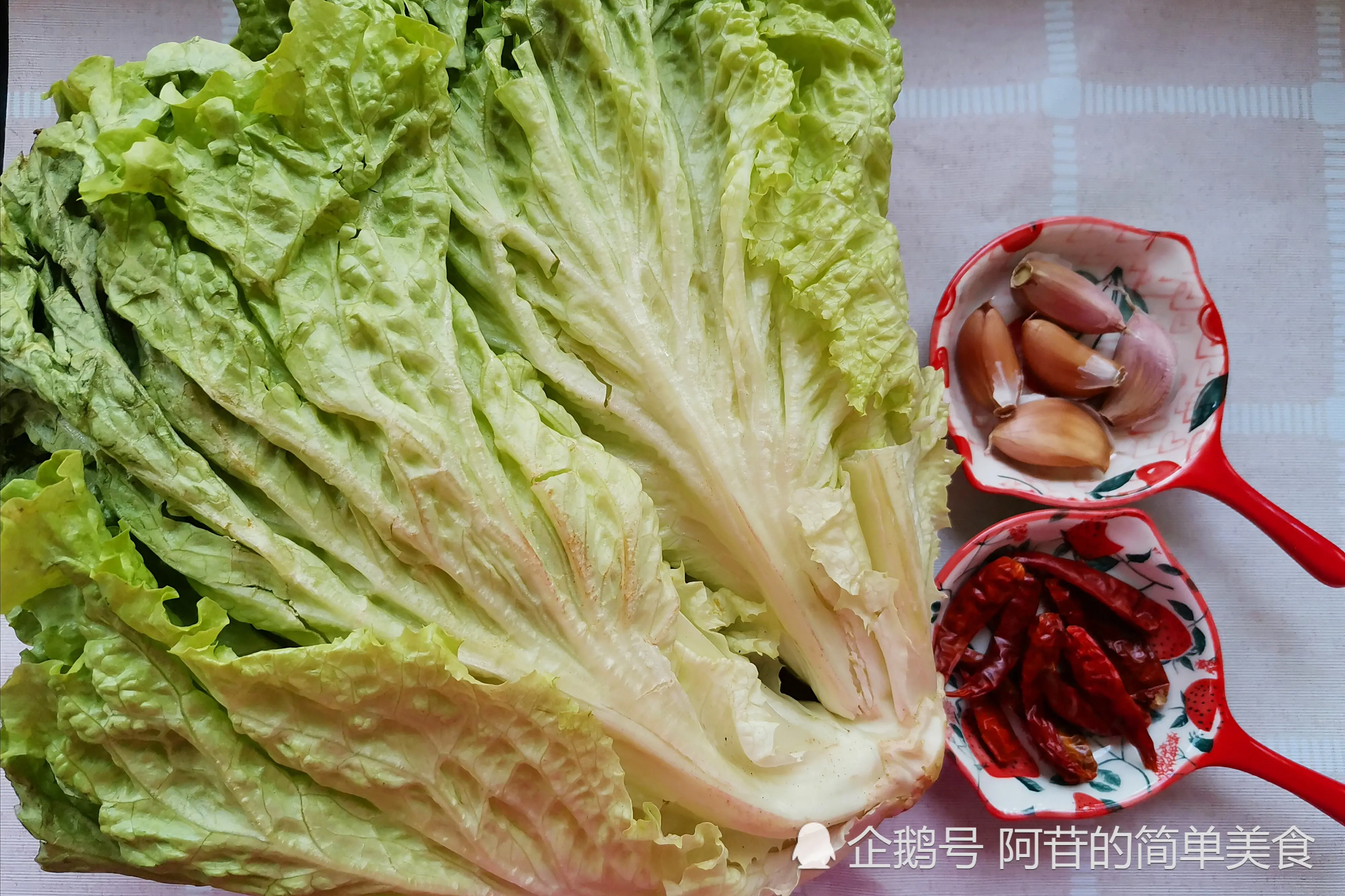 生菜吃不惯生的，试试做熟吃，炝炒最够味，几分钟就搞定