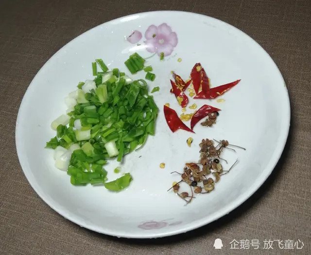 杏鲍菇炒五花肉怎么做好吃？学会这三招，鲜香嫩滑，美味又下饭