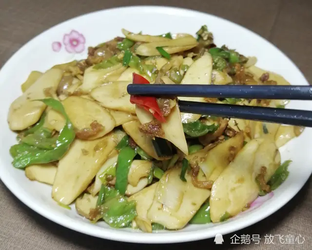 杏鲍菇炒五花肉怎么做好吃？学会这三招，鲜香嫩滑，美味又下饭