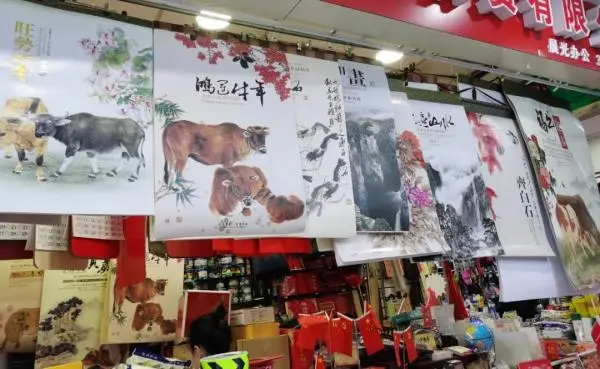 曾经风靡市场，如今难觅踪影，新年将至，挂历为何不香了？