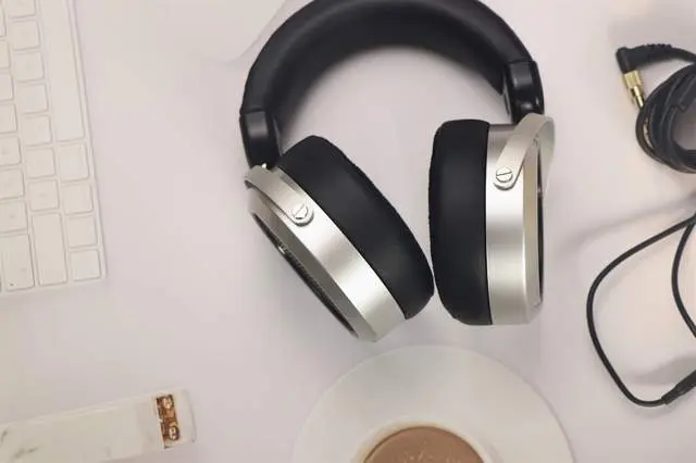 年轻人的第一副平板耳机：HIFIMAN HE400se评测