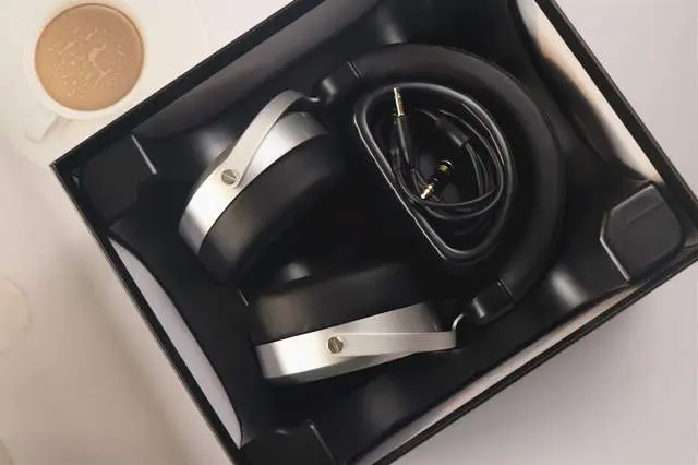 年轻人的第一副平板耳机：HIFIMAN HE400se评测