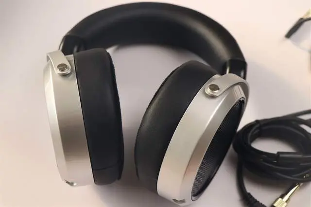 年轻人的第一副平板耳机：HIFIMAN HE400se评测