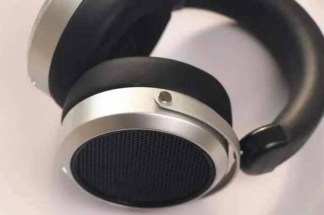 年轻人的第一副平板耳机：HIFIMAN HE400se评测