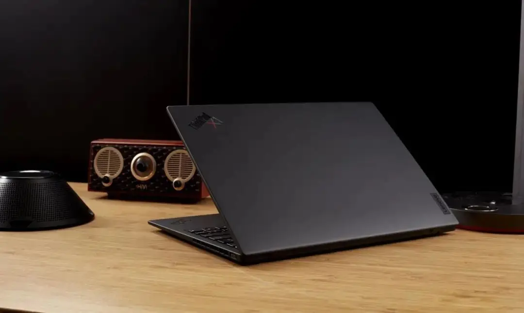 不到1公斤 ThinkPad史上最轻笔记本X1 Nano发布了