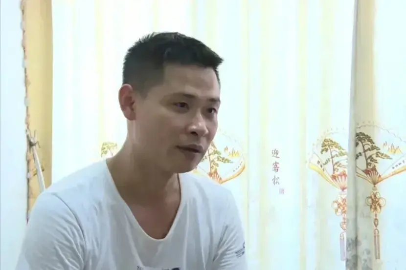 孩子患有先天性左耳凹陷，丈夫拒绝治疗：我不是孩子的亲生爸爸