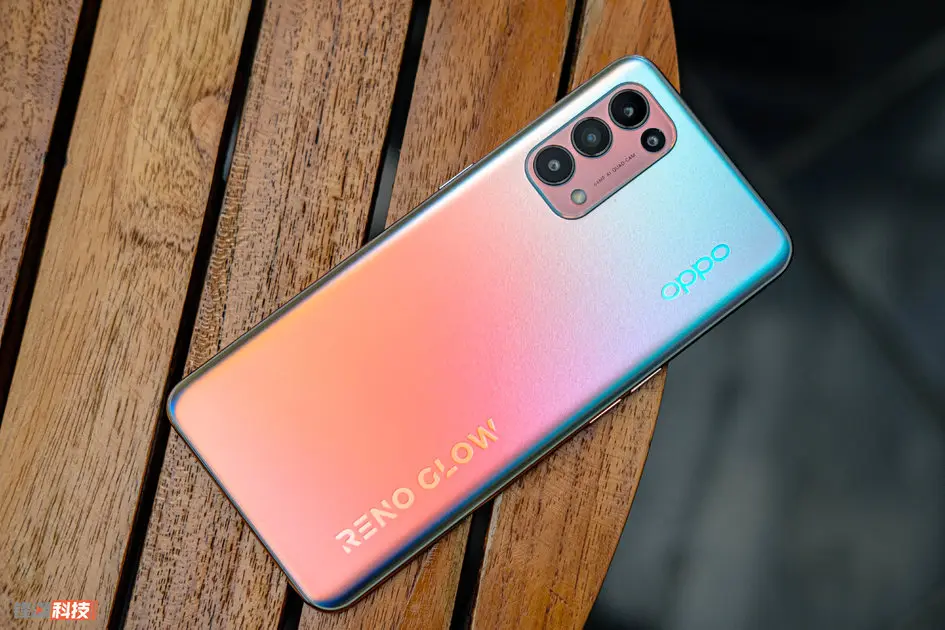 65W超级闪充解决电量焦虑，OPPO Reno5充满仅需半小时