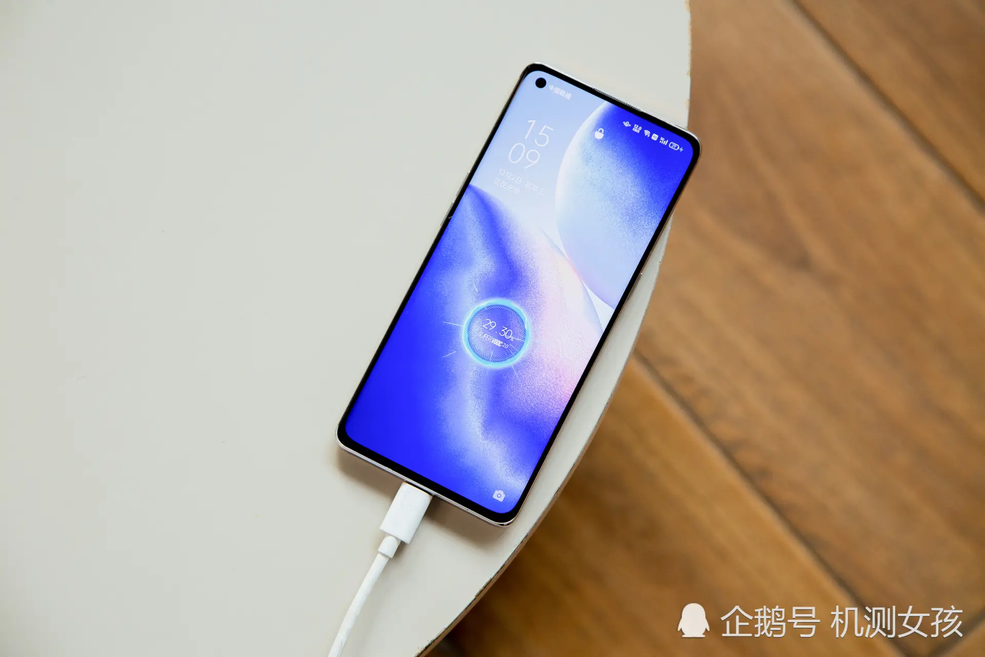 OPPO Reno5 Pro较量三星 S20＋，亮点不止颜值！