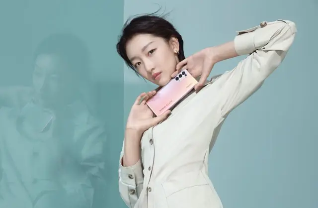 告别板砖，OPPOReno5系列轻薄设计＋65W超级闪充给100分不多