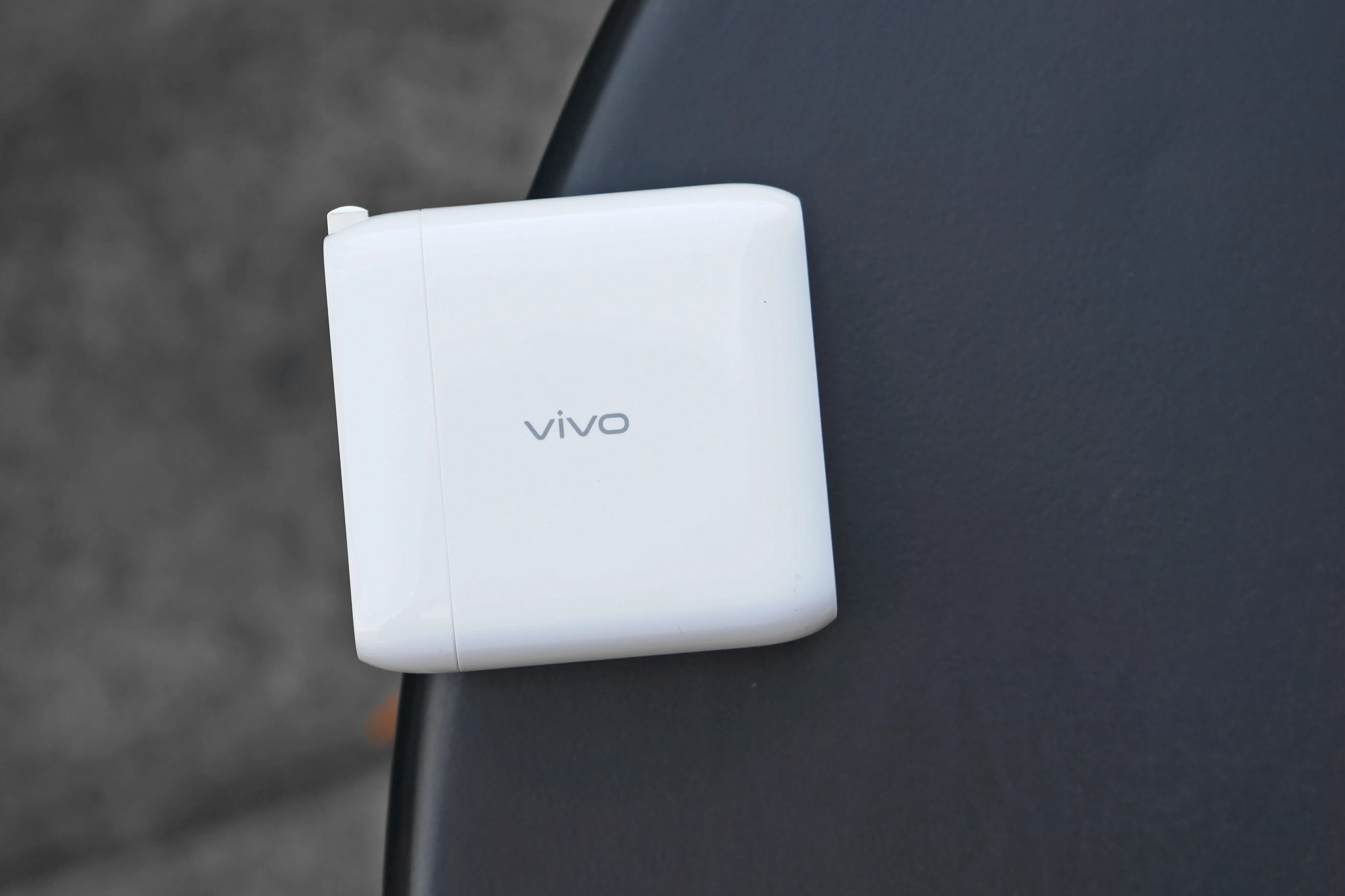 V粉居家外出必備好物，vivo多口充電器釋放65W強勁動力