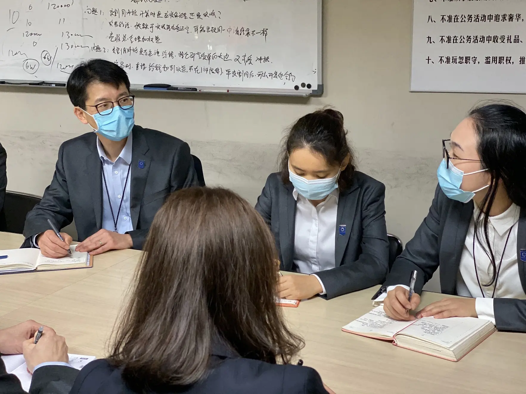 入行26年获评上海市劳模，他说：这是对金融从业者的认可