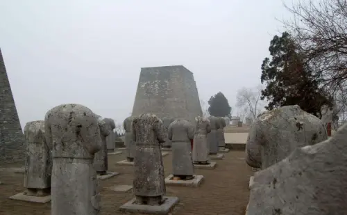 陕西出土一墓志铭，揭开武则天千年前的禽兽之行，史书果然没骗人