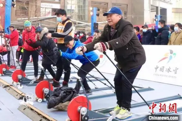 “滑雪”走入城市中心 全民滑雪体能大比武北京站开赛