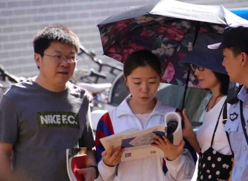 教育部通知，明年高考生迎来好消息，家长拍手叫好：早该这样了