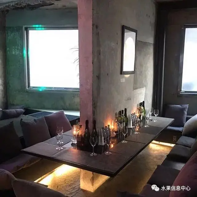 隐藏在小巷里的网红水果店，入口竟然是冰箱门