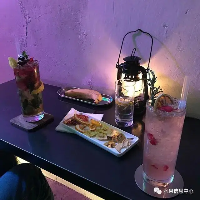 隐藏在小巷里的网红水果店，入口竟然是冰箱门