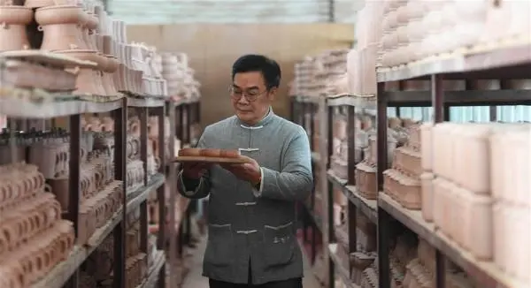 陆景平：四十余年陶艺路