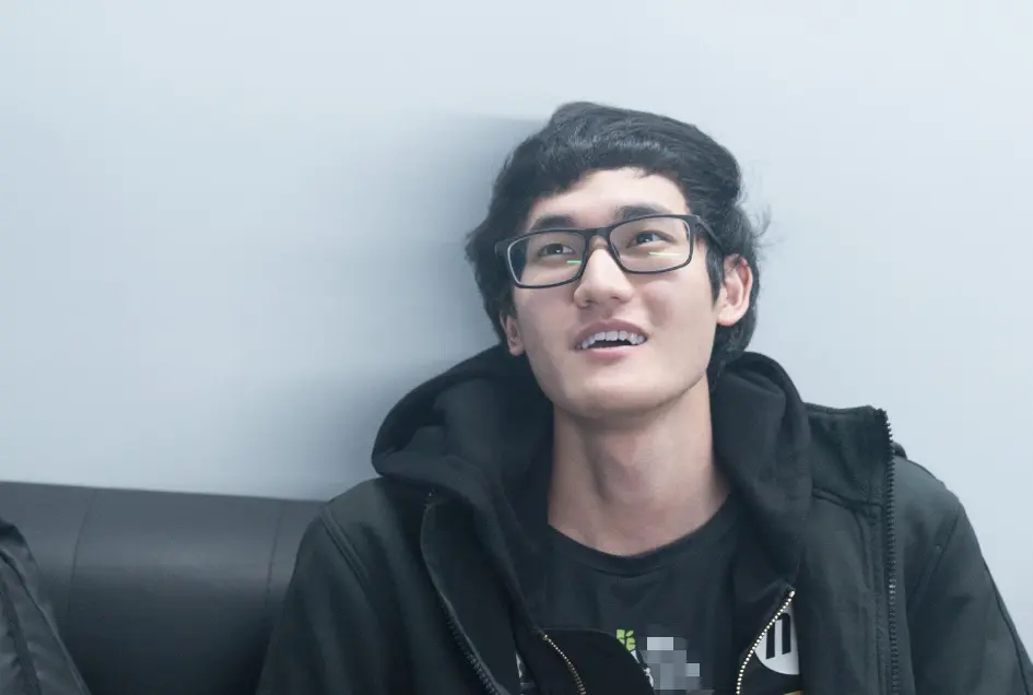 阿水直播口嗨被质疑侮辱女性，被指责素质低下