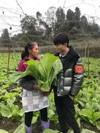 《逆风飞扬》丨唤醒大山活力的电商经济