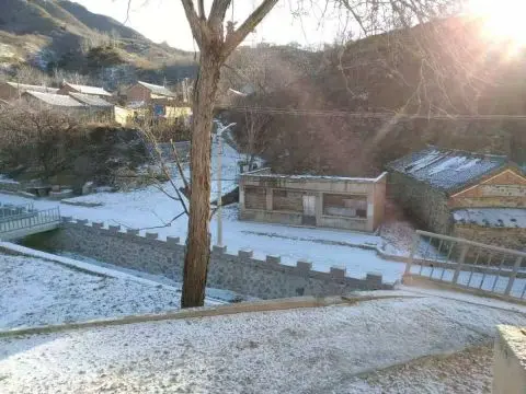 山村雪景图来了！北京密云雪后现透亮蓝天