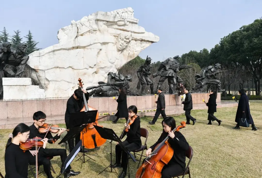 南京！83年，不能忘！第七个南京大屠杀死难者公祭日 上海多地悼念