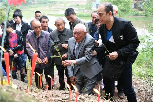 湖南108岁老兵体内遗留5颗子弹，77年未取出，如今身体发生新变化