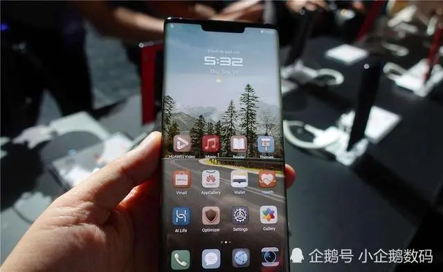 华为Mate40Pro携85W快充归来，Mate30Pro突降700！