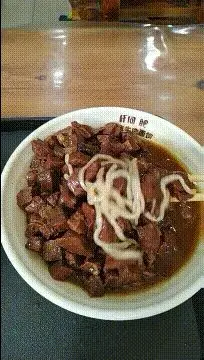 “一奶难求”的网红店，凭什么让你排队8小时？