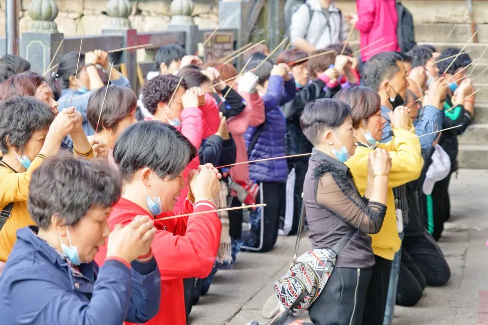 安徽九华山景区，祈福途中的那些奇闻轶事，你是否也遇见过呢？