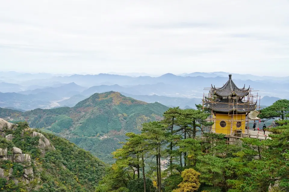 安徽九华山景区，祈福途中的那些奇闻轶事，你是否也遇见过呢？