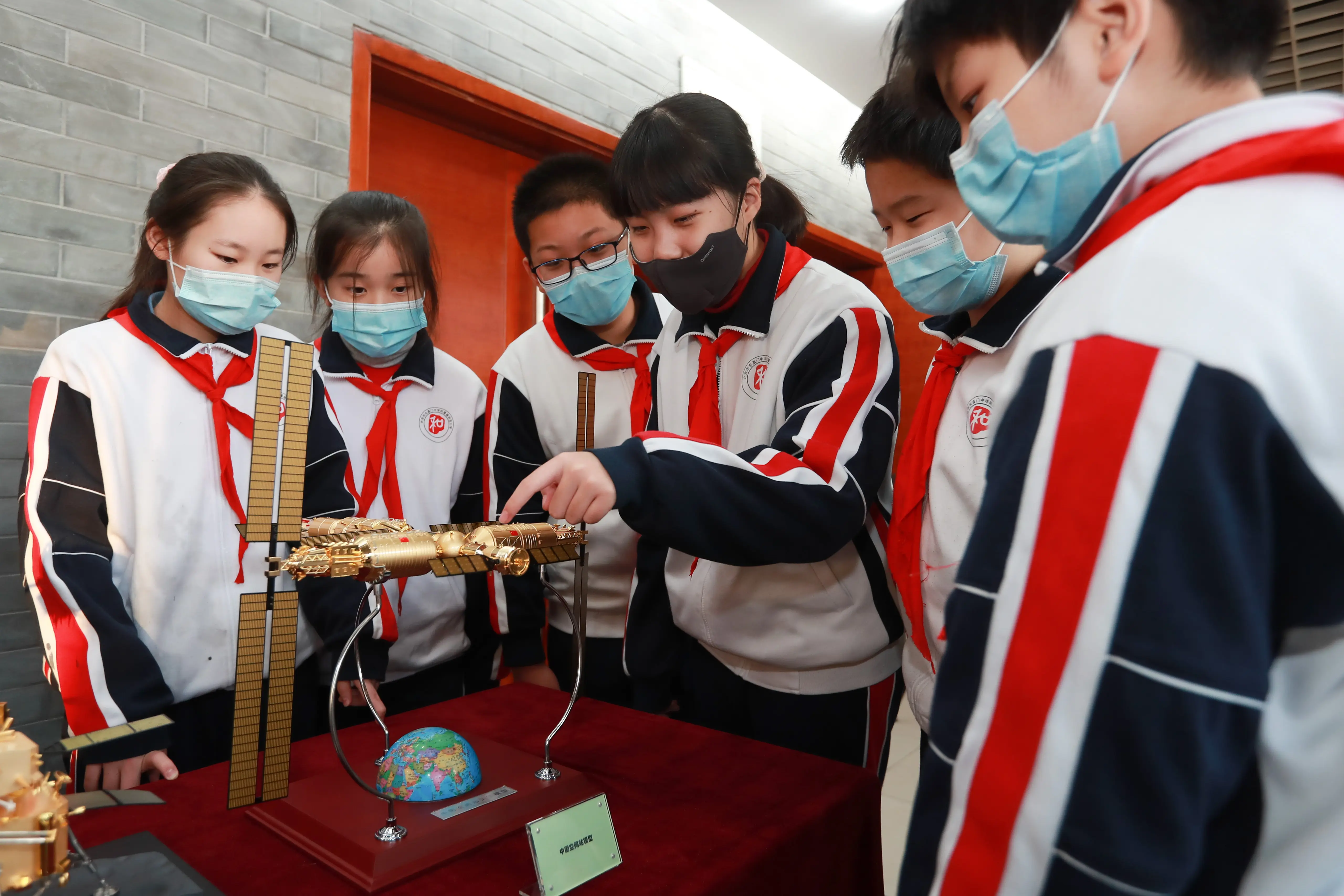 “太空种子”种进校园，北京东直门中学开启校园科技节