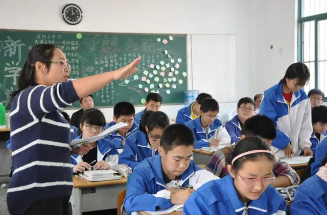 初中学科难度系数排行，物理化学没挤进前三，榜首学霸看了也头疼