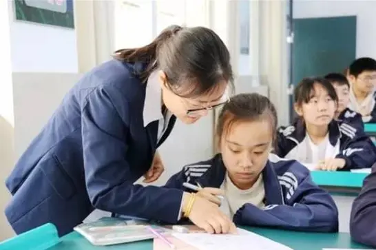 初中学科难度系数排行，物理化学没挤进前三，榜首学霸看了也头疼