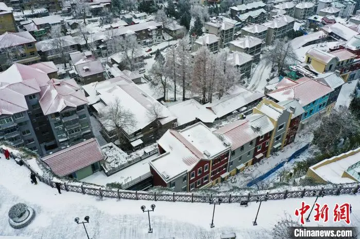 航拍江西庐山雪后美景 银装素裹如冰雪童话世界