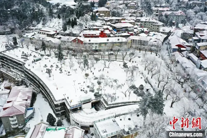 航拍江西庐山雪后美景 银装素裹如冰雪童话世界