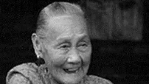 抗日战场上，女兵打完了子弹，面对一群鬼子，女兵一抽刀全死了